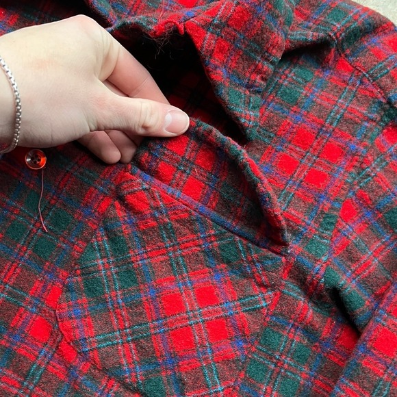 VTG Pendleton Wool Plaid Button Up Board Shirt Flap Pocket Loop Womens L HOLES! - Picture 7 of 12